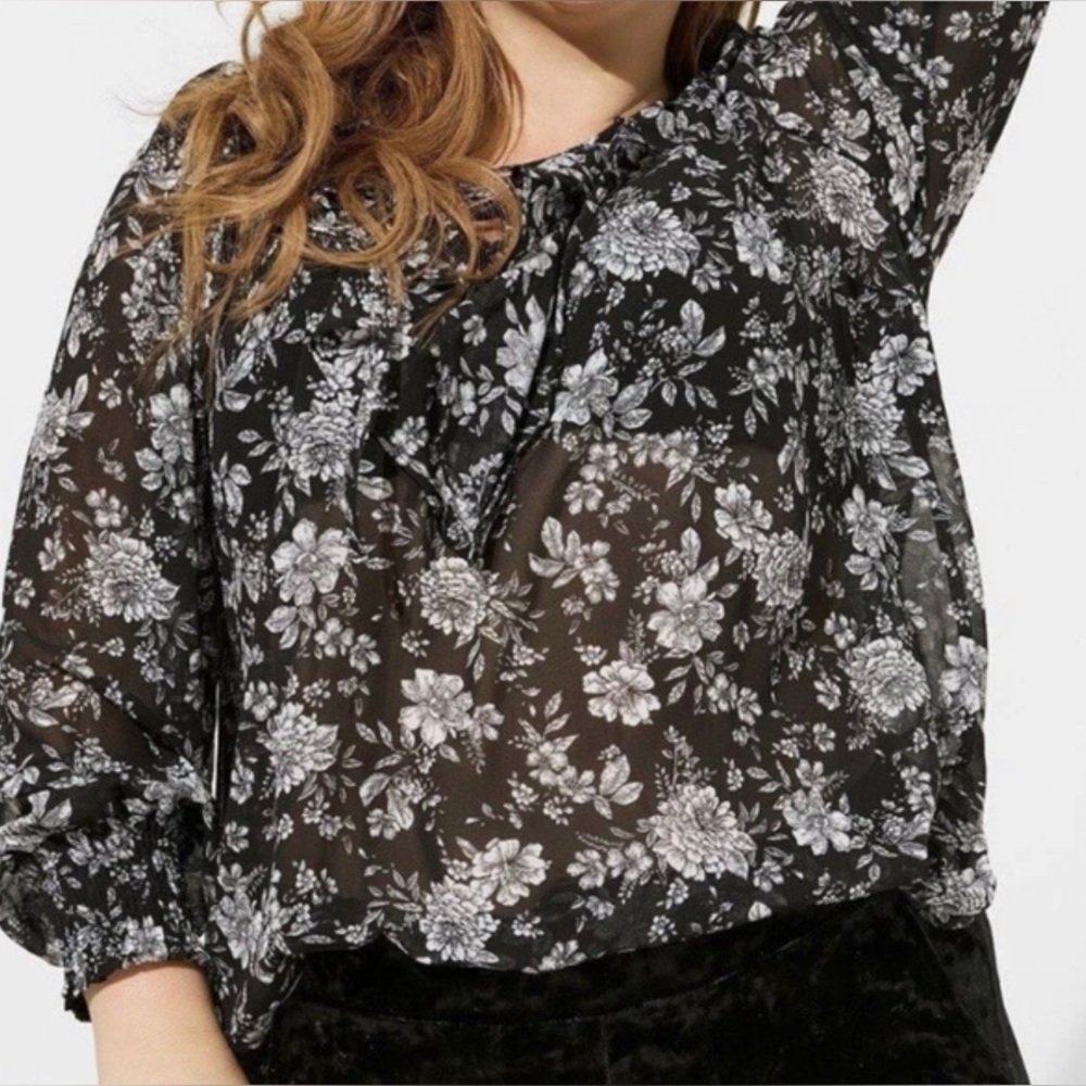 Torrid Women Plus 3XL Crinkle Chiffon Lace Up Tunic Top Blouse New BW Floral